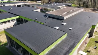 Schooldak met Universal Pro Therm SA